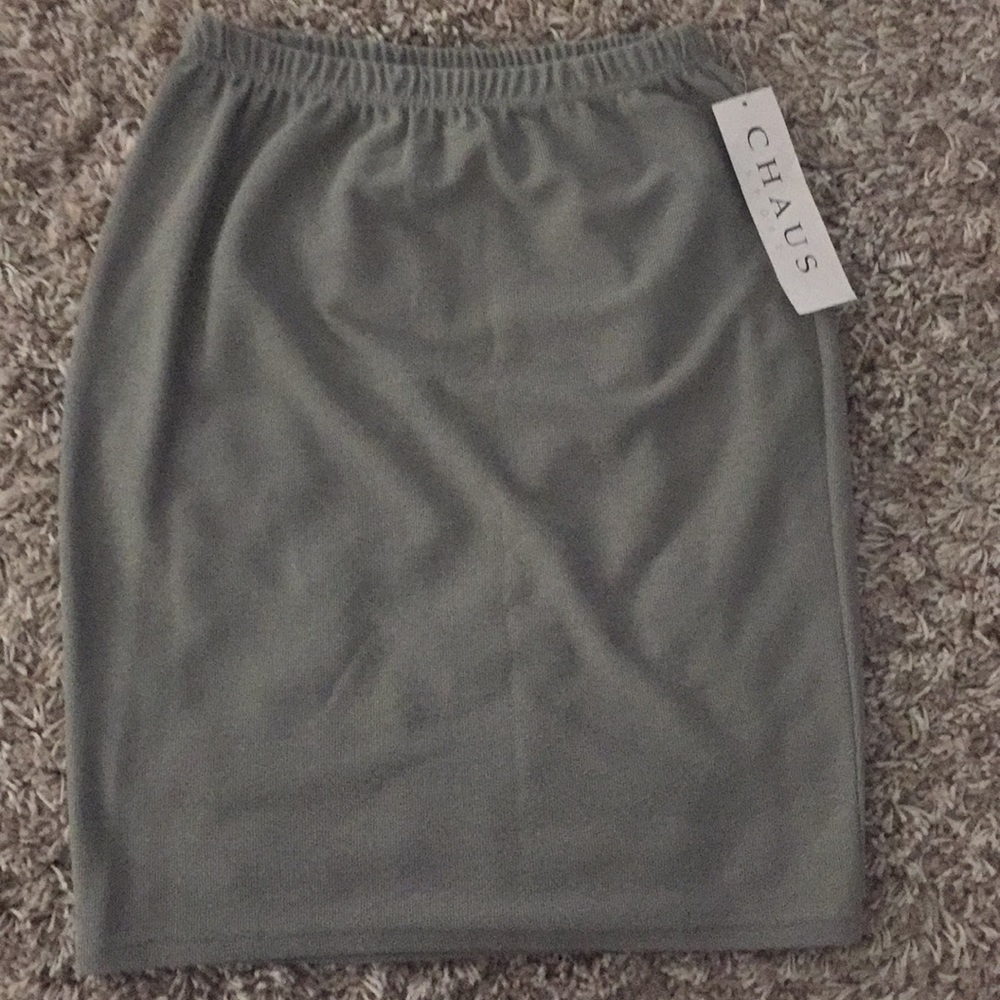 Chaus size Medium straight skirt
